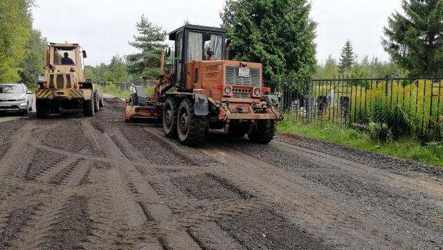 В Рыбинске подсыпали дорогу к центральному входу на старое Южное кладбище