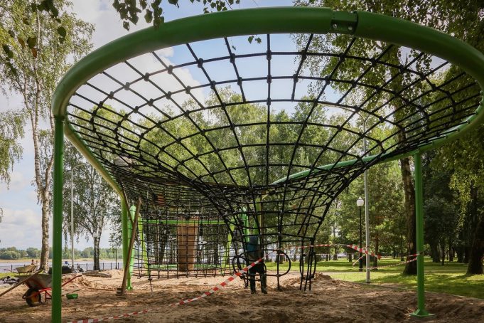 В Волжском парке завершатся работы по благоустройству: что сделано на данный момент?