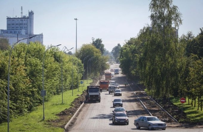 В Рыбинске ремонтируют дорогу на улице Орджоникидзе