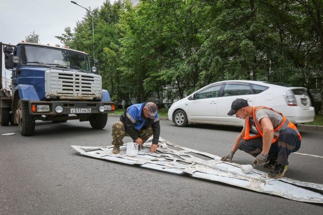 В Рыбинске обновляют дорожную разметку к 1 сентября