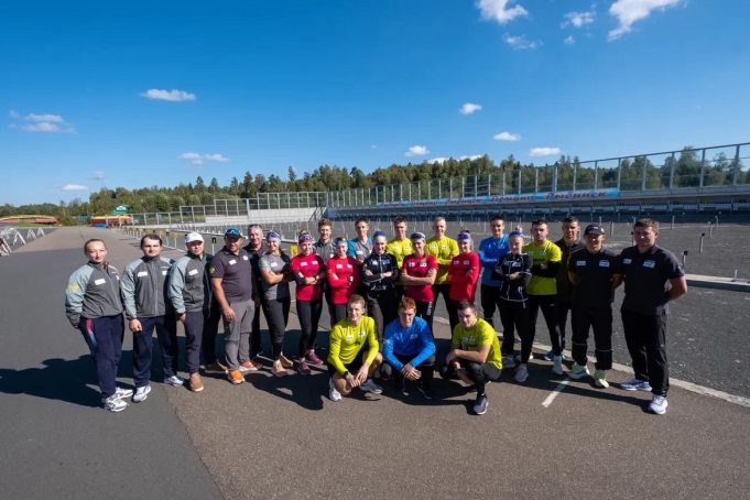 Лучшие биатлонисты страны проводят сборы на базе Демино