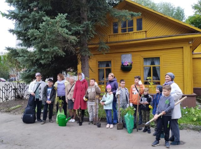 В Рыбинске у Дома-музея Ухтомских появился сад