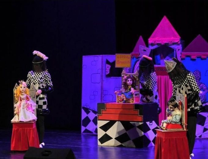 Маленьких рыбинцев приглашают на спектакли театр кукол «Золотой кувшин»