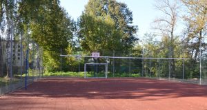 В Песочном на месте бывшего пустыря появилась спортивная площадка