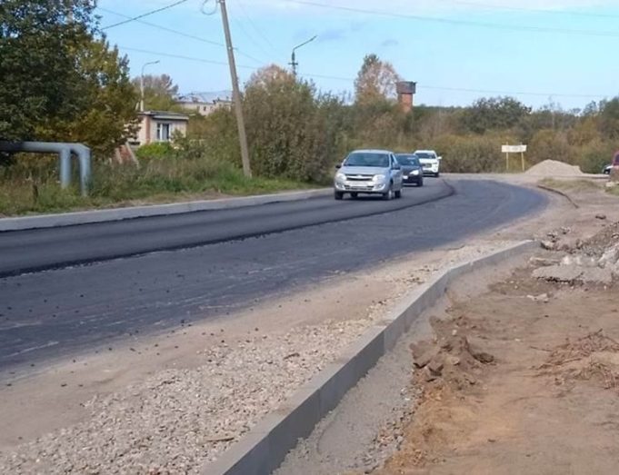 На Целинной обещали уложить первый слой асфальта до закрытия моста