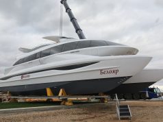 В Ярославле спустили на воду электрокатамаран для пассажирских перевозок