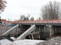 В Искре Октября ремонт моста через Коровку завершат к концу ноября
