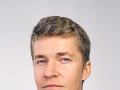 Сергей Батов получил награду за роль в спектакле «Васса Железнова»