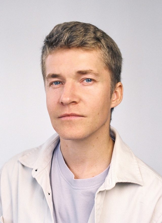 Сергей Батов получил награду за роль в спектакле «Васса Железнова»