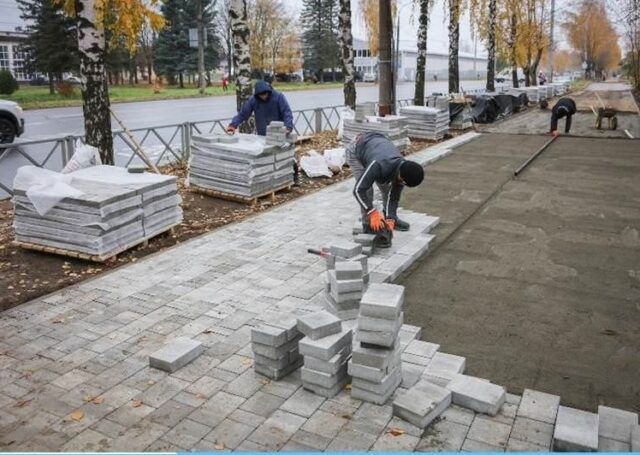 Тротуар на проспекте Серова должны доделать к 15 ноября