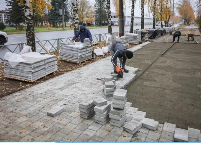 Тротуар на проспекте Серова должны доделать к 15 ноября