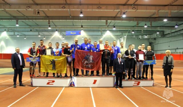 Рыбинские пожарные представили Главное управление на соревнованиях по гиревому спорту в Смоленске