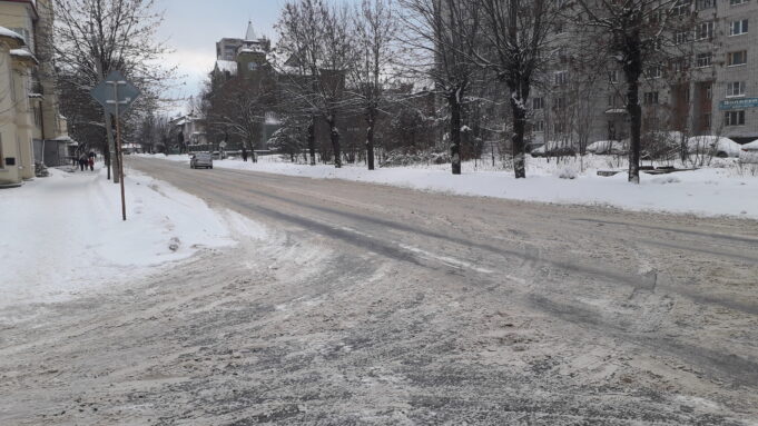 Погода внесла коррективы в уборку дорог Рыбинска