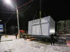 Остановочный павильон с площади маршала Жукова увезли на Слип