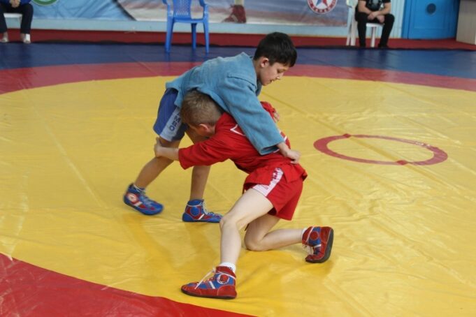 Рыбинская школа стала призером соревнований по самбо «Время первых»