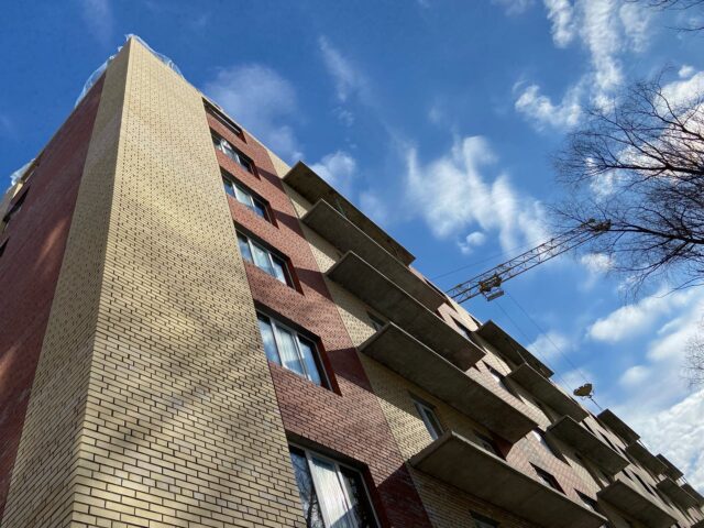 С начала года в Ярославской области расселили более 10 тысяч квадратных метров аварийного жилья