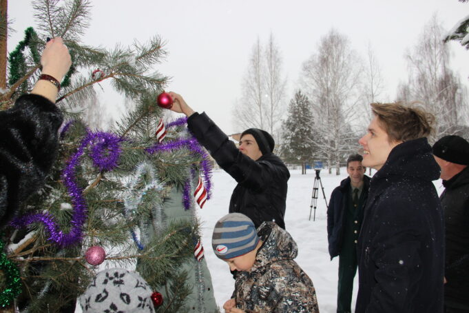 «Елочка, живи!»