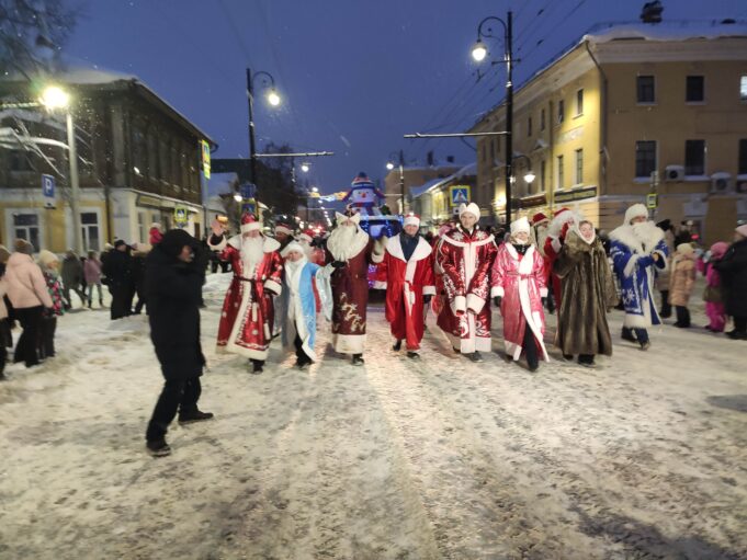 В «НаШествии Дедов Морозов» в Рыбинске приняли участие почти 8 тысяч человек