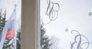 В кадетском корпусе Рыбинска необычно украсили окна