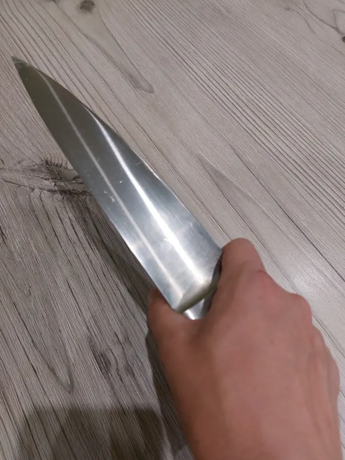 Житель Рыбинска порезал спасшую его женщину. За это ему пришлось поплатиться