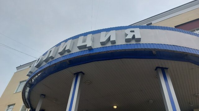 Оставил школу без забора