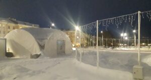 В Рыбинске подрядчик сорвал все сроки по установке катка на площади Дерунова