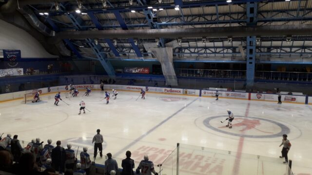 «Полет» начинает новый год с серии игр на домашнем льду