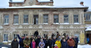 Рыбинские энтузиасты провели первый субботник в доме Первова