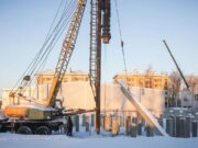 Строительство дома под расселение в Прибрежном идет полным ходом