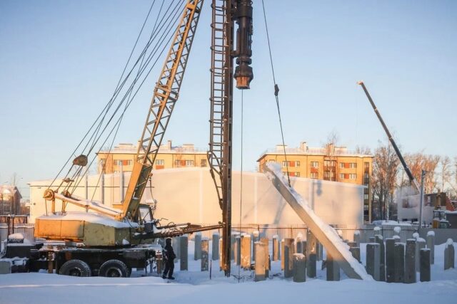 Строительство дома под расселение в Прибрежном идет полным ходом