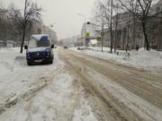 Жителей Скомороховой горы просят убрать автомобили с улицы Моторостроителей