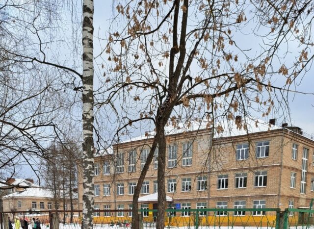 В Рыбинске учеников целой школы перевели в другую из-за коммунальной аварии