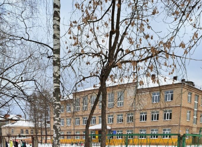 В Рыбинске учеников целой школы перевели в другую из-за коммунальной аварии