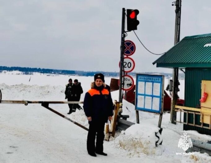 Ледовая переправа Глебово-Сменцево снова открыта