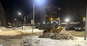 Жителей Скомороховой горы просят убрать автомобили