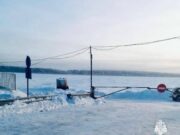 В Глебово закрыта ледовая переправа