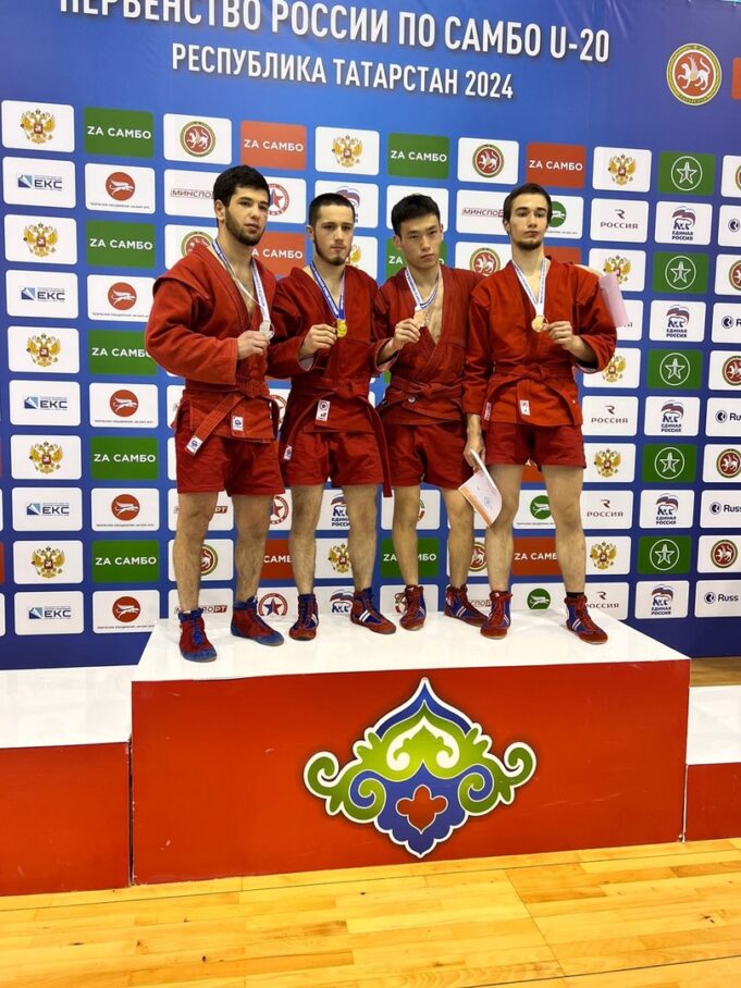 Сурем Мирзоашрафов завоевал золото первенства России по самбо
