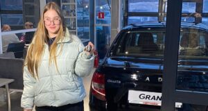 Победительница викторины ФКГС «Поверь в мечту!» получила ключи от автомобиля