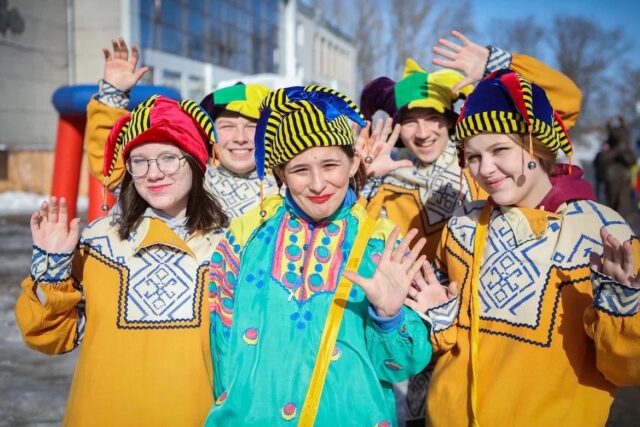 В Рыбинске отмечают масленицу