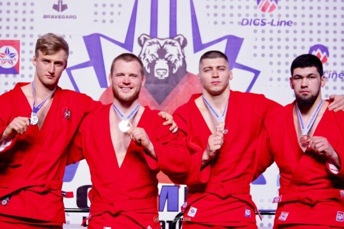 Антон Коновалов представит Ярославскую область на чемпионате мира по самбо