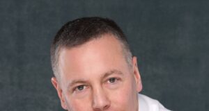 Губернатор Ярославской области поздравил женщин с праздником весны