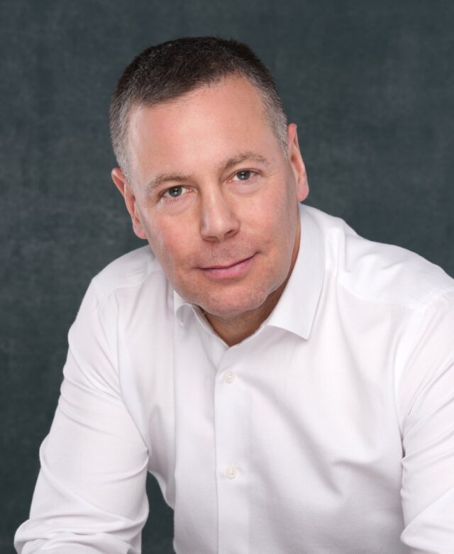 Губернатор Ярославской области поздравил женщин с праздником весны