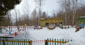 В одном из детских садов Рыбинского района обвалилась крыша прогулочной веранды