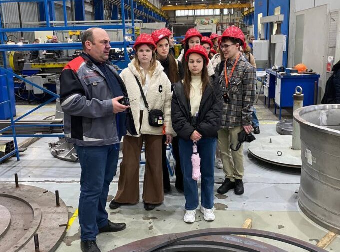 Масштабы впечатлили: школьники и студенты Рыбинска поселили промышленные предприятия города