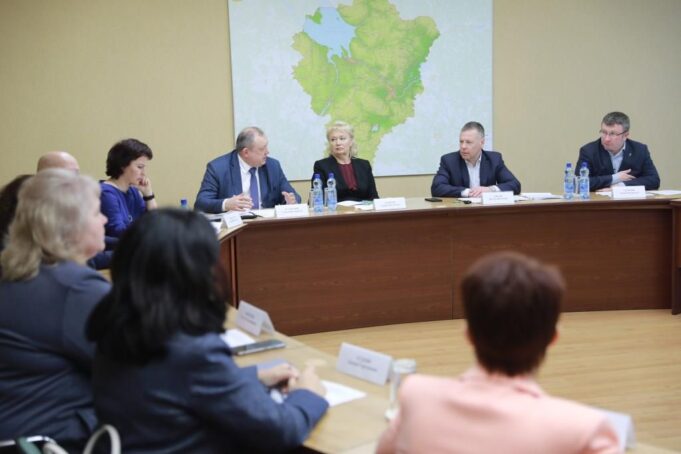 Михаил Евраев поручил решить проблему нехватки работников скорой медицинской помощи в Ярославле