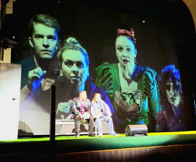 «Здесь не семейное счастье создают, а контент»: зрители увидят новый спектакль-трансформацию «Женитьба 2.0»