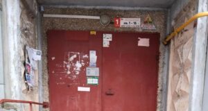 Прокуратура Рыбинска обязала управляющую компанию к ремонту крылец у многоквартирного дома