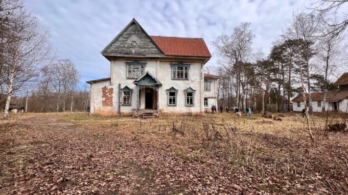 В Рыбинском районе прошел субботник в усадьбе Бостельман