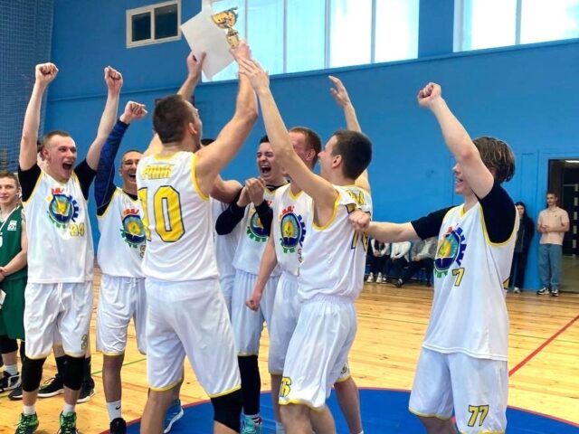 Студенты из Рыбинска стали победителями чемпионата области по баскетболу