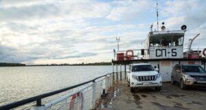 Паромная переправа Глебово-Сменцево начинает работу